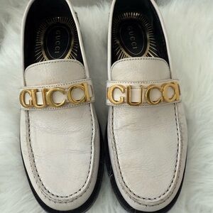Gucci women winter white Leather Loafers pre own 38 1/2